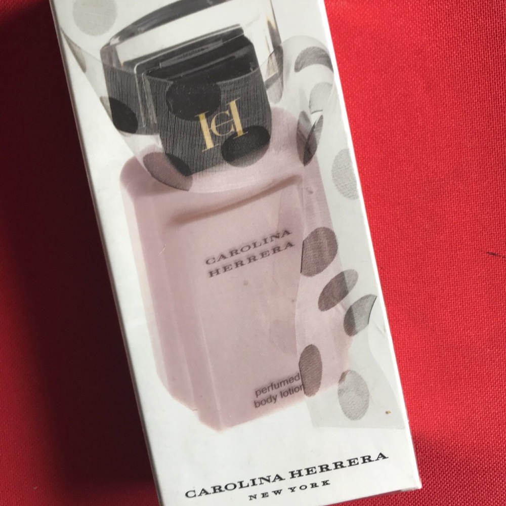 Carolina Herrera New York Perfumed Body Lotion